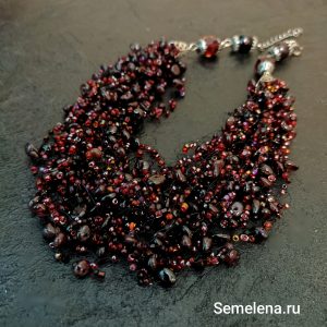 Воздушное колье Гранатовое вино3 от Семелены
