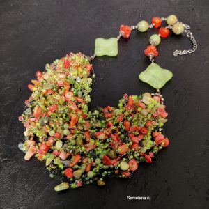 воздушное колье с ониксом и кораллом Пепи -длинный чулок от Семелена