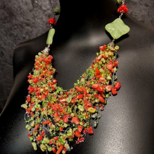 воздушное колье с ониксом и кораллом Пепи -длинный чулок от Семелена